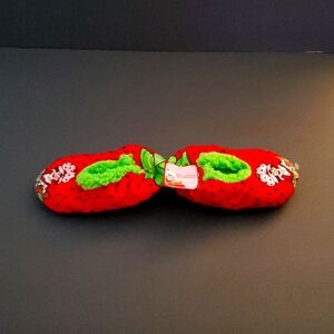 Strawberry Shortcake NWT Red Fuzzy Babba Slipper Socks, Size 8-10 Kids